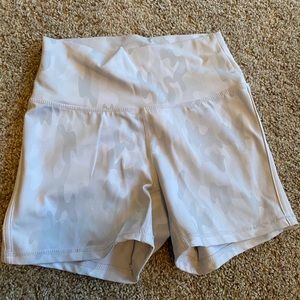 🌺2/$35 Buff Bunny Shorts